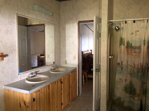 Toallas, jabón, papel higiénico