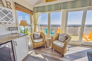 Smart TV, fireplace, DVD player