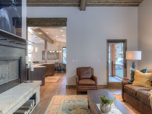 TV, fireplace, stereo