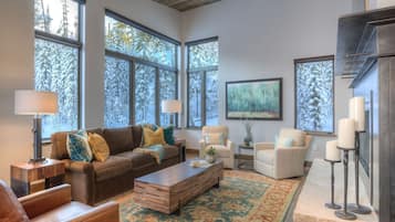 TV, fireplace, stereo