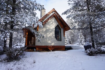 Beautiful eco-building in the heart of the Rocky mountains. All modern amenities