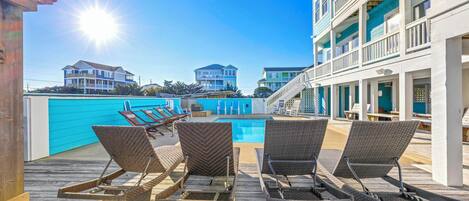 Outdoor pool, a heated pool