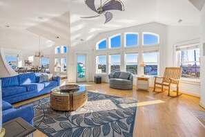 Smart TV, table football