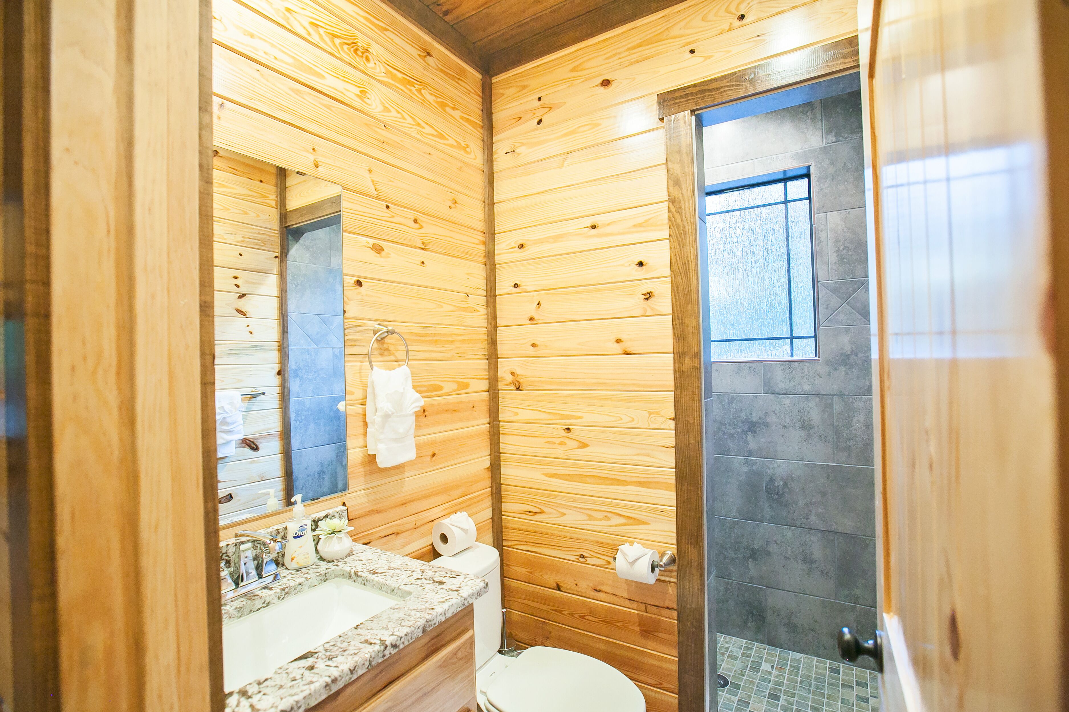 River Song - Mountain Couples Cabin (Creek Overlook, Private Hot Tub, Upscale)