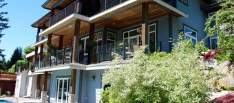 Wonderful Stay in West Vancouver Guest Suite near Sea, Ski and City