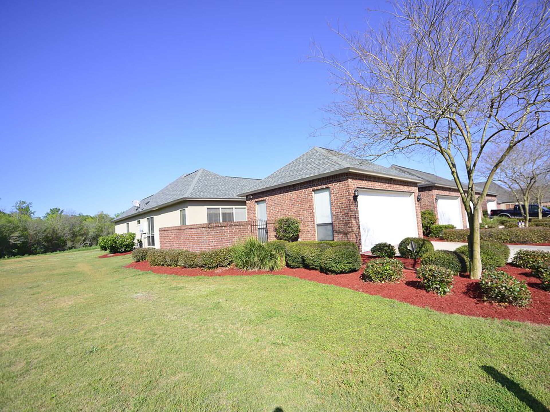 Peaceful, Award-Winning Gated Pelican Point Golf Community