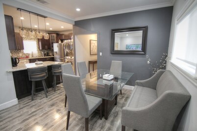 Remodeled 2 Bdrm 1bath Bungalow All The Amenities In Long Beach Belmont Hts