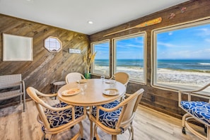 Dining - Cozy Oceanfront Cottage w/ Books, Games, TVs, Stunning Views. Right on the Beach (Rodanthe)