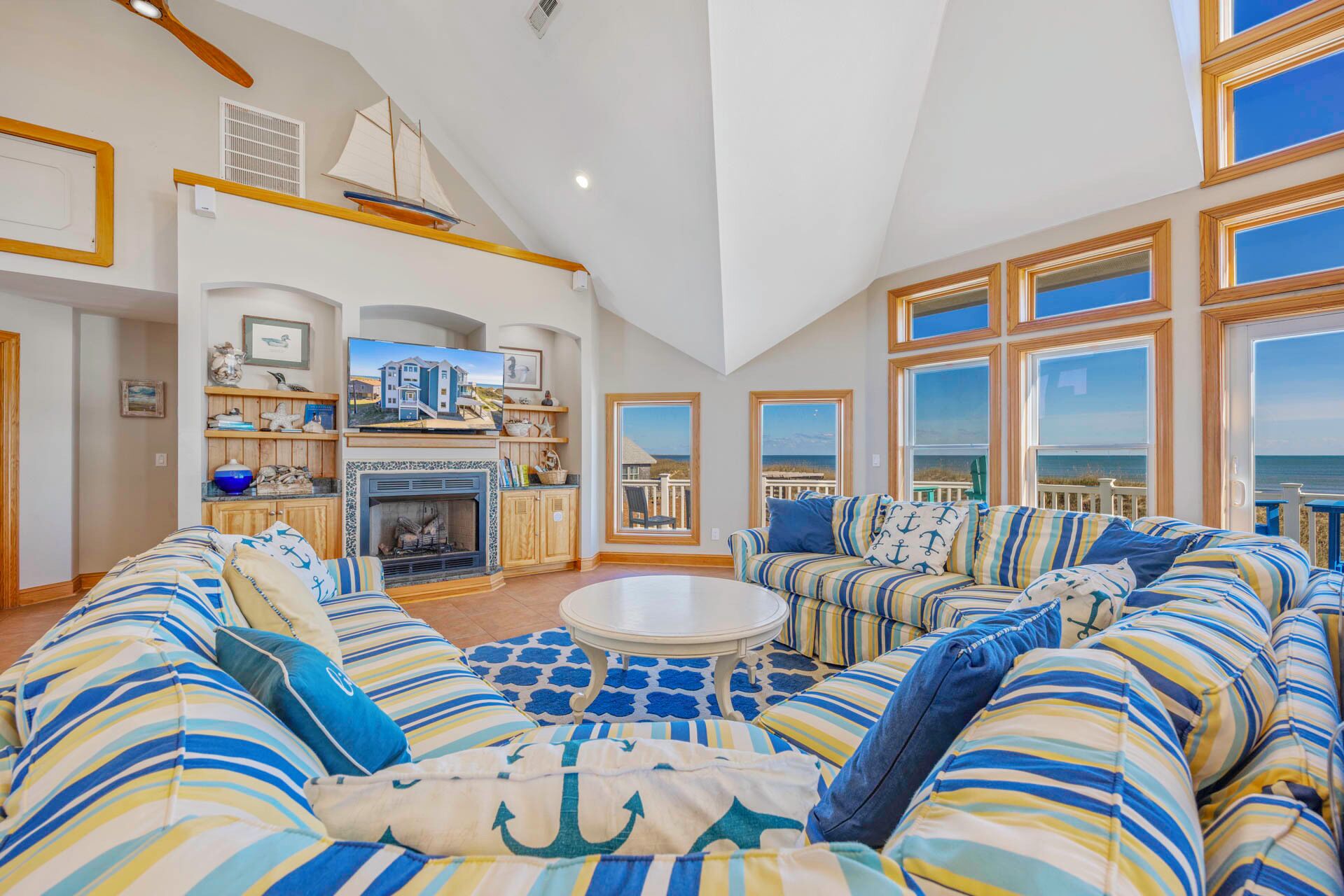 TV, lettore DVD, videoteca, impianto stereo