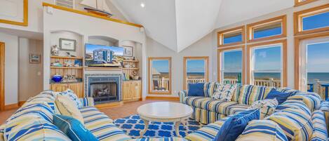 TV, lettore DVD, videoteca, impianto stereo