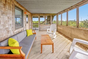 Smart TV, books - Soundside Cottage Close to Beach with Stunning Views, Screened Porch, Smart TVs (Avon)