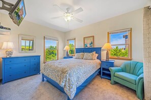5 bedrooms, WiFi (free), bed sheets