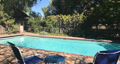 Oasis dans la ville. 1 BD, 1 BA. ABQ, NM