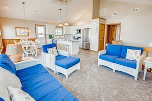 TV, DVD player, books - Semi-Oceanfront Home w/ Private Pool, Hot Tub, Basketball. Watch the Waves Crest (Waves)