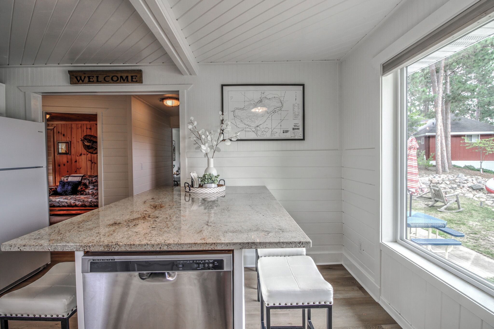 Cozy Fishhook River Cabin with a fresh new look - Make Memories Here!!