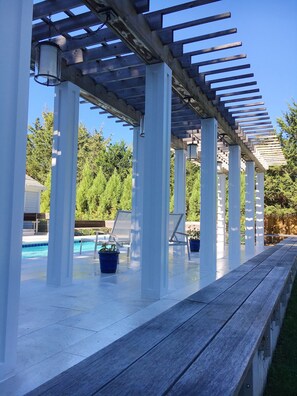 Alberca al aire libre y alberca climatizada