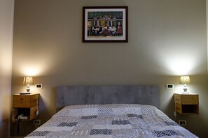 Suite, 1 Queen Bed with Sofa bed, Non Smoking
