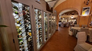 Lunch and dinner served, local cuisine - Ristorante Albergo Corona (Novi Ligure)