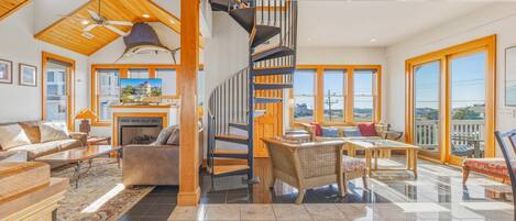 TV, DVD-spiller og fotballspill