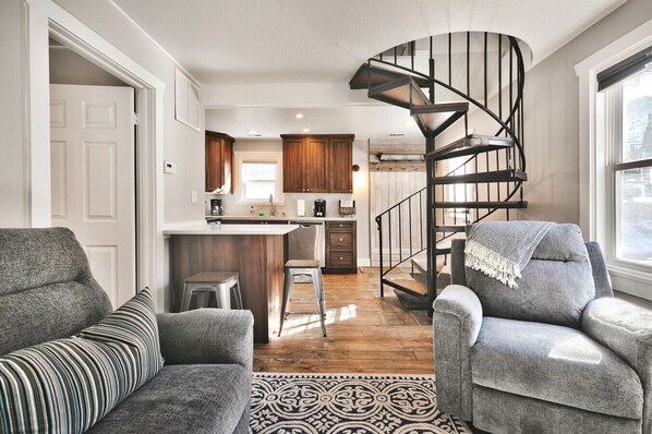 Televisión y chimenea 