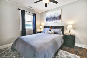 2 bedrooms, desk, iron/ironing board, WiFi