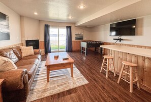 TV, fireplace - Updated Lake View Condo 941 #2 - Amazing Views (Garden City)