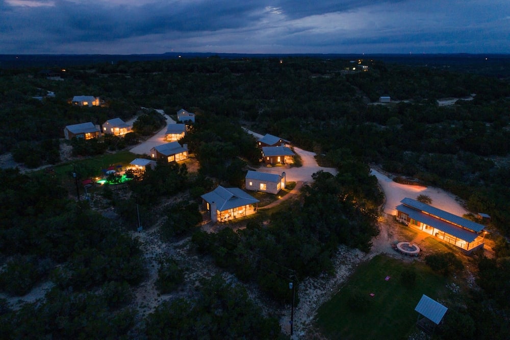 Amazing 11 Casita resort w/pool pavilion Great for reunions, retreats and groups