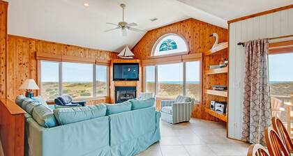 Oceanfront Home in Waves w/ Private Pool, Hot Tub, Game Room. Total Seaduction.