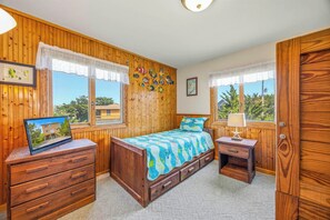 3 bedrooms, WiFi (free), bed sheets