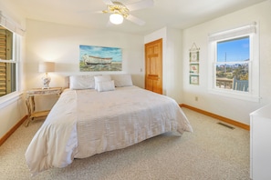 5 bedrooms, free WiFi, bed sheets - Oceanfront Avon Home w/ Hot Tub, Game Room, Community Pool and Tennis/Pickleball (Avon)