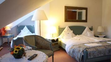 BĂŒgeleisen/BĂŒgelbrett, kostenlose Babybetten, kostenloses WLAN