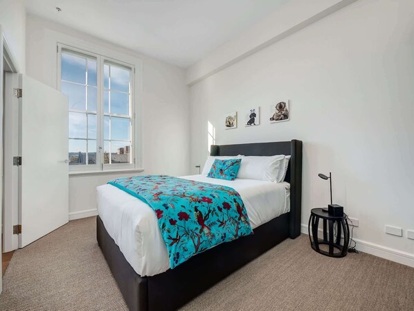 1 bedroom, desk, iron/ironing board, WiFi