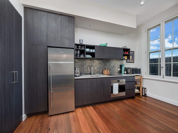 Fridge, microwave, oven, coffee/tea maker