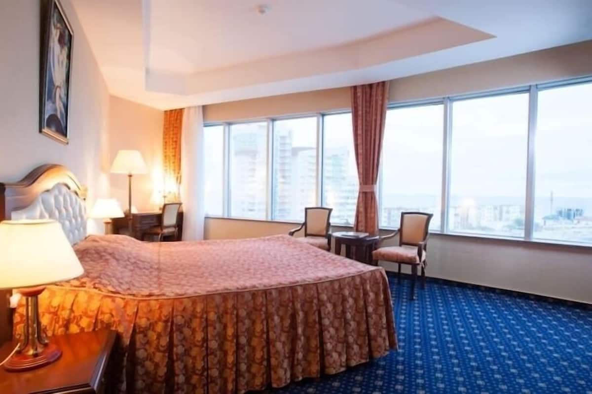 Minibar, in-room safe, desk, blackout drapes