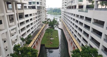 The Heritage Lake View + Wifi Condo