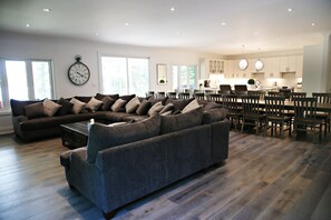 Smart-TV, peis, videospill og DVD-spiller