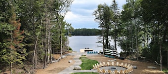 Stor Muskoka Waterfront Cottage ~ Nybygget 2019 ~ Inkluderer kajakker / SUP / Kano