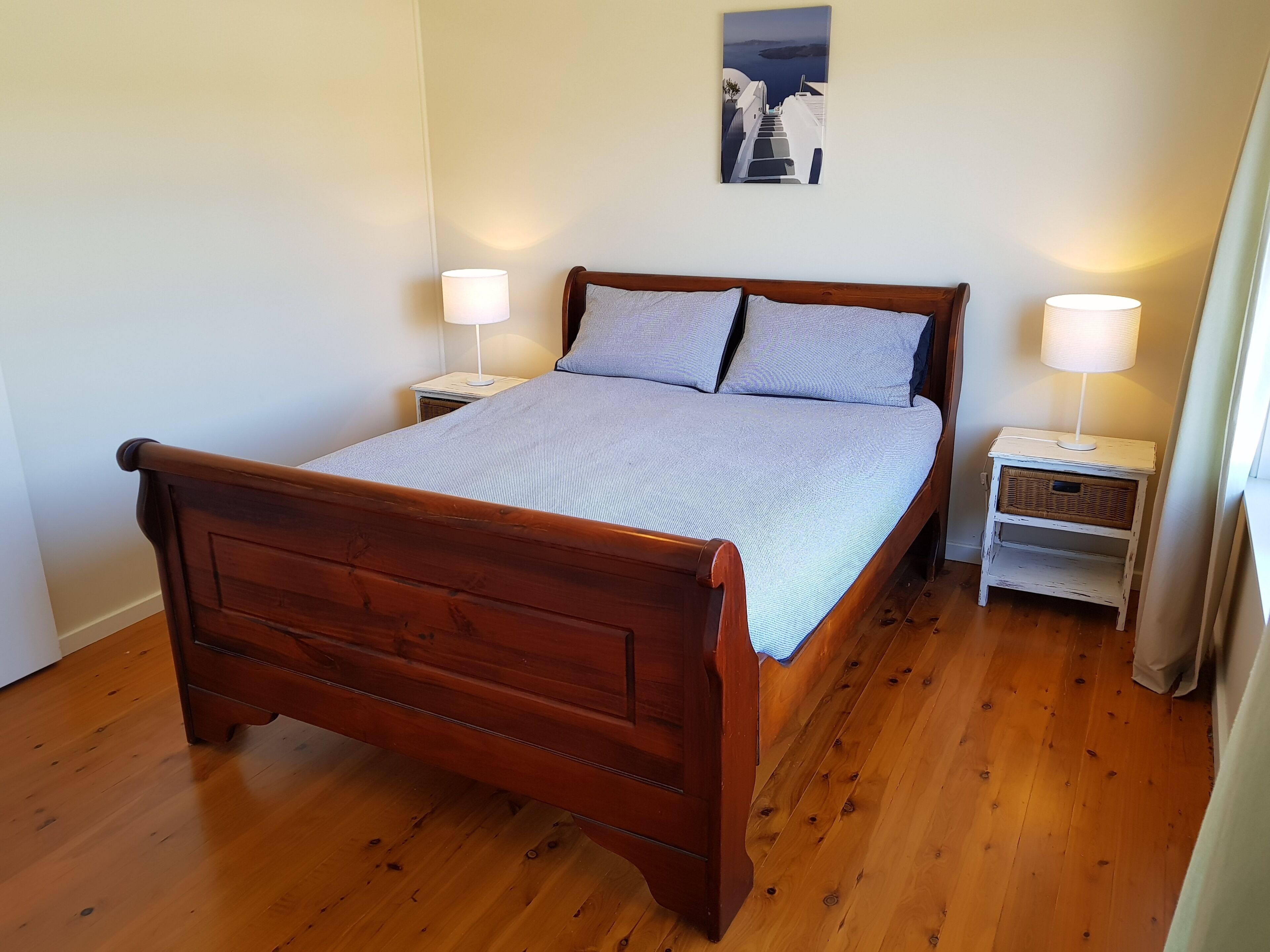 Elevated house, water views and sea breezes.