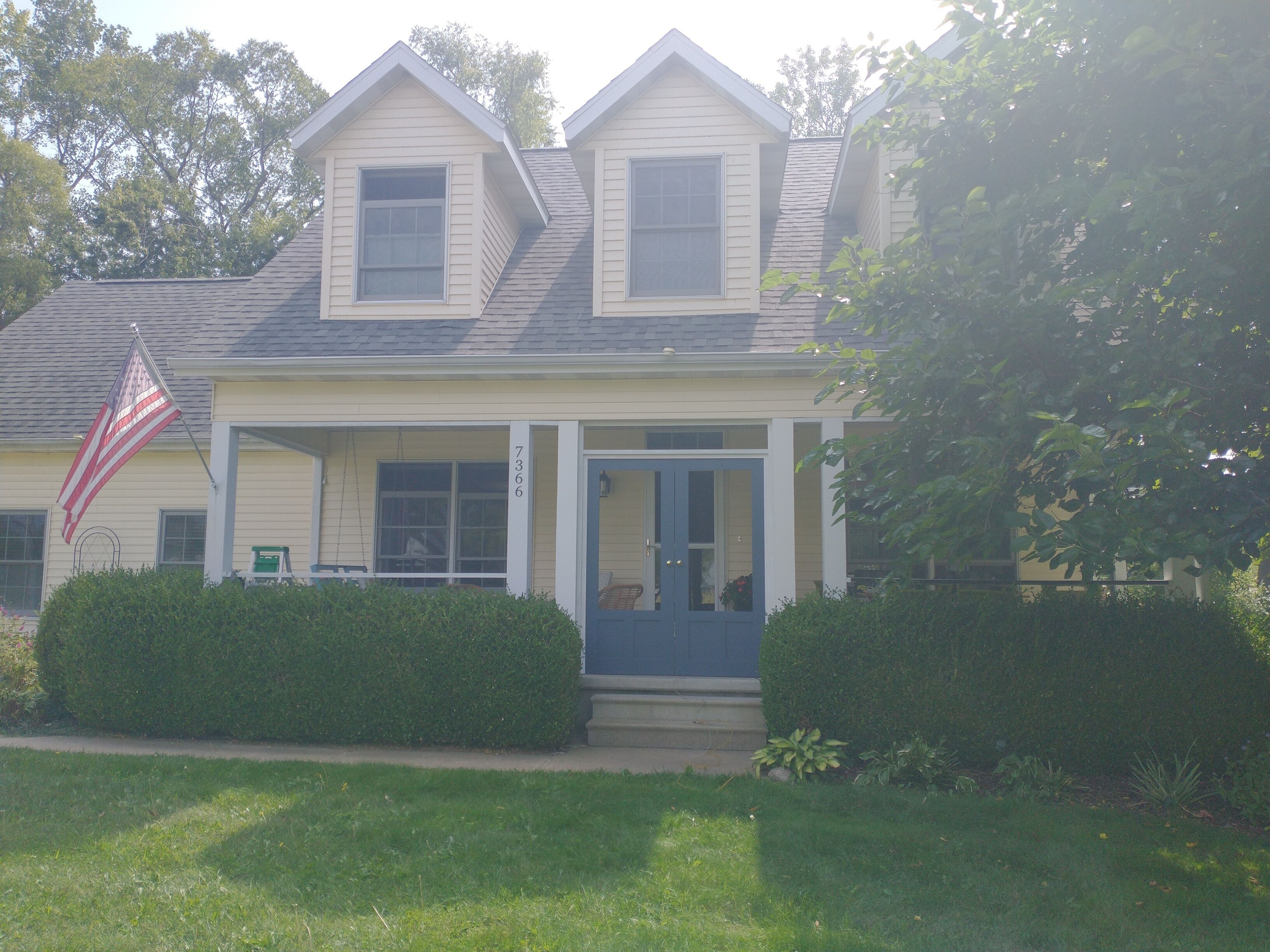 Welcome to Lake Ridge Cottage in beautiful South Haven, MI!