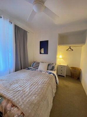 2 bedrooms - MANDURAH 2 BR HOUSE |Secure & Private-Great Value! (Greenfields)