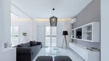 Smart TV, Netflix, books, streaming services