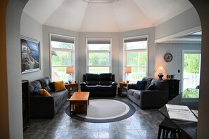 Smart-tv, pejs, videospil, dvd-afspiller