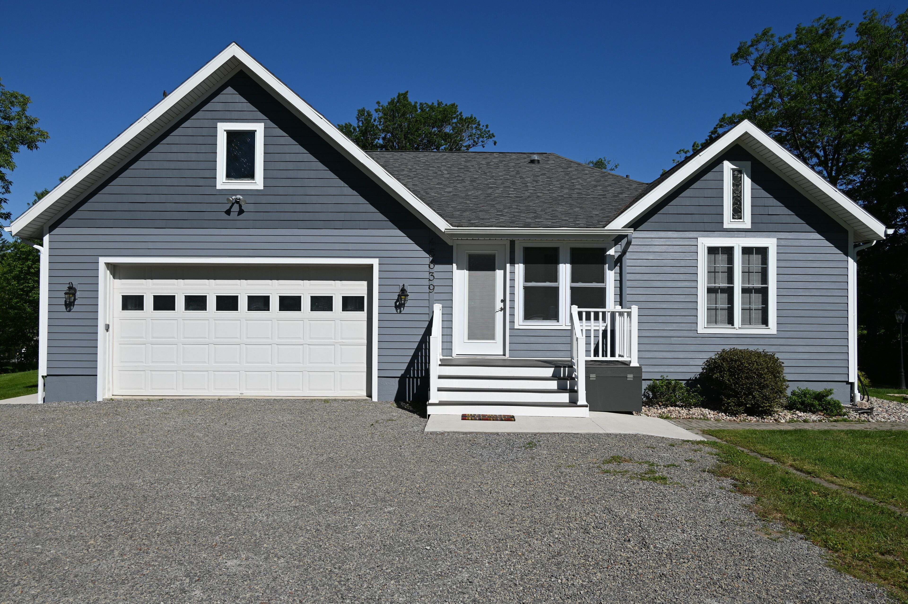 Alex Bay Luxury Cottage 6 bedrooms, 4.5 baths Book your fall 3-day weekend