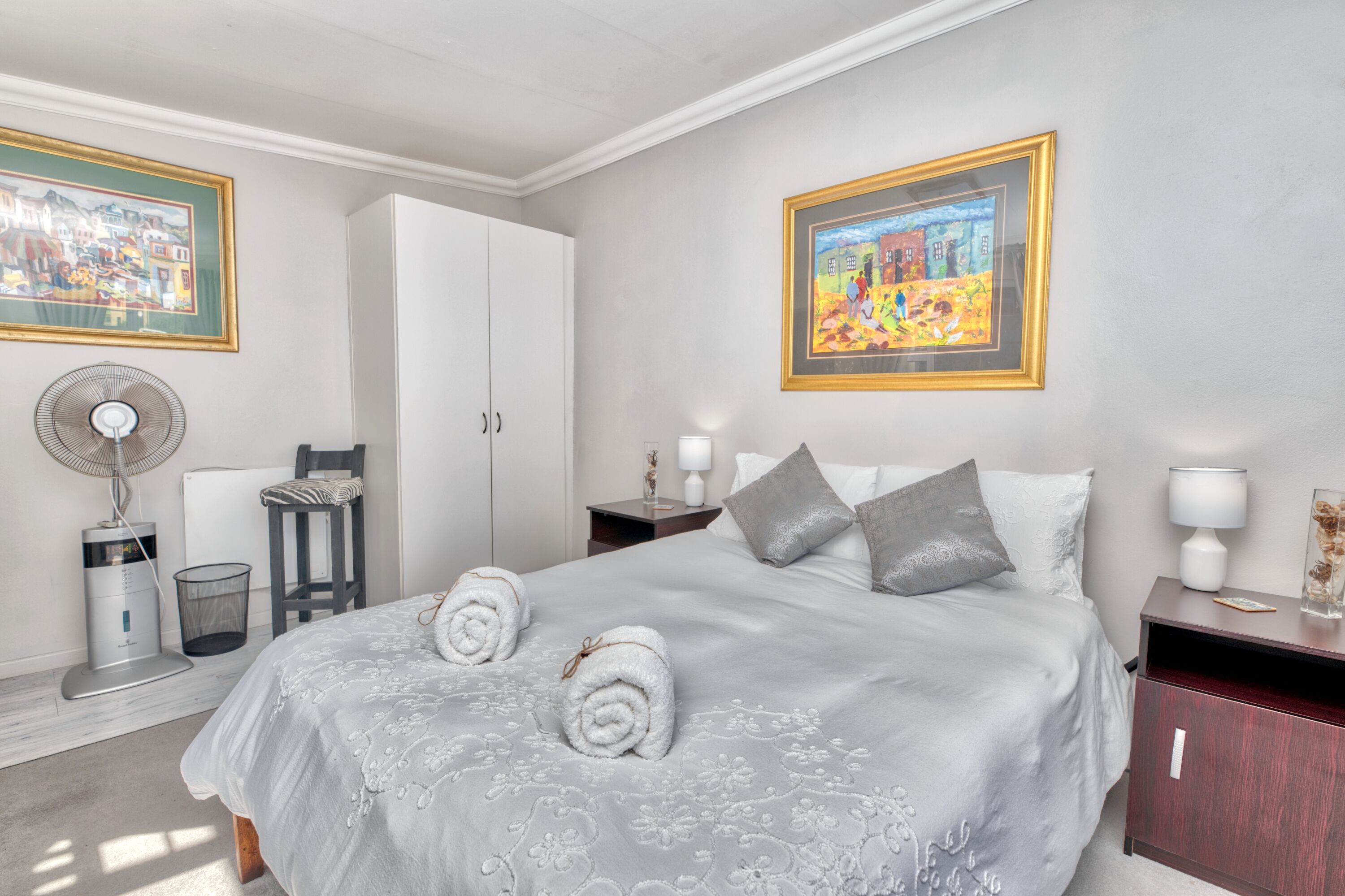 2 BEDROOM FURNISHED SELF CATERING APARTMENT AGULHAS SOUTH AFRICA