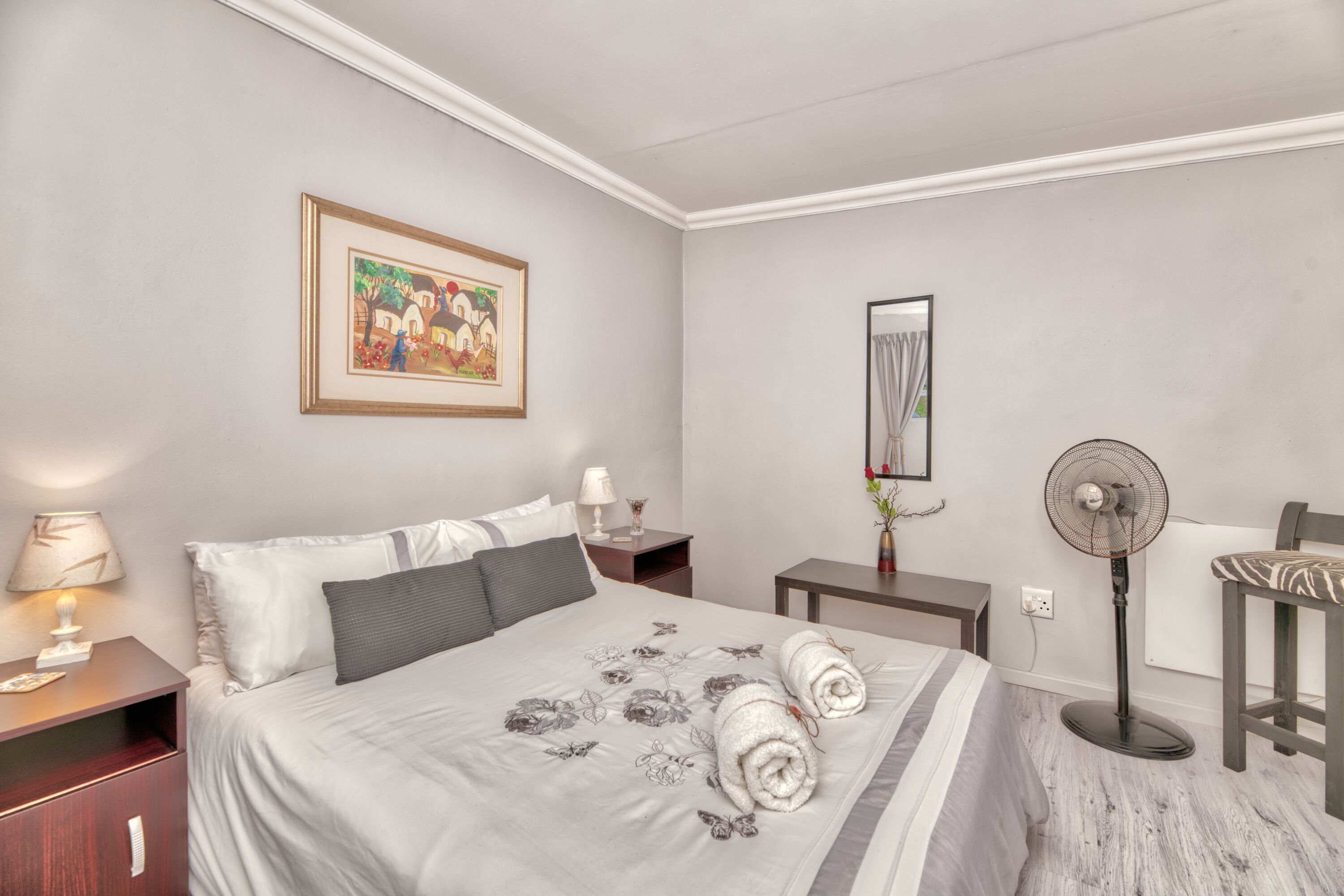 2 BEDROOM FURNISHED SELF CATERING APARTMENT AGULHAS SOUTH AFRICA