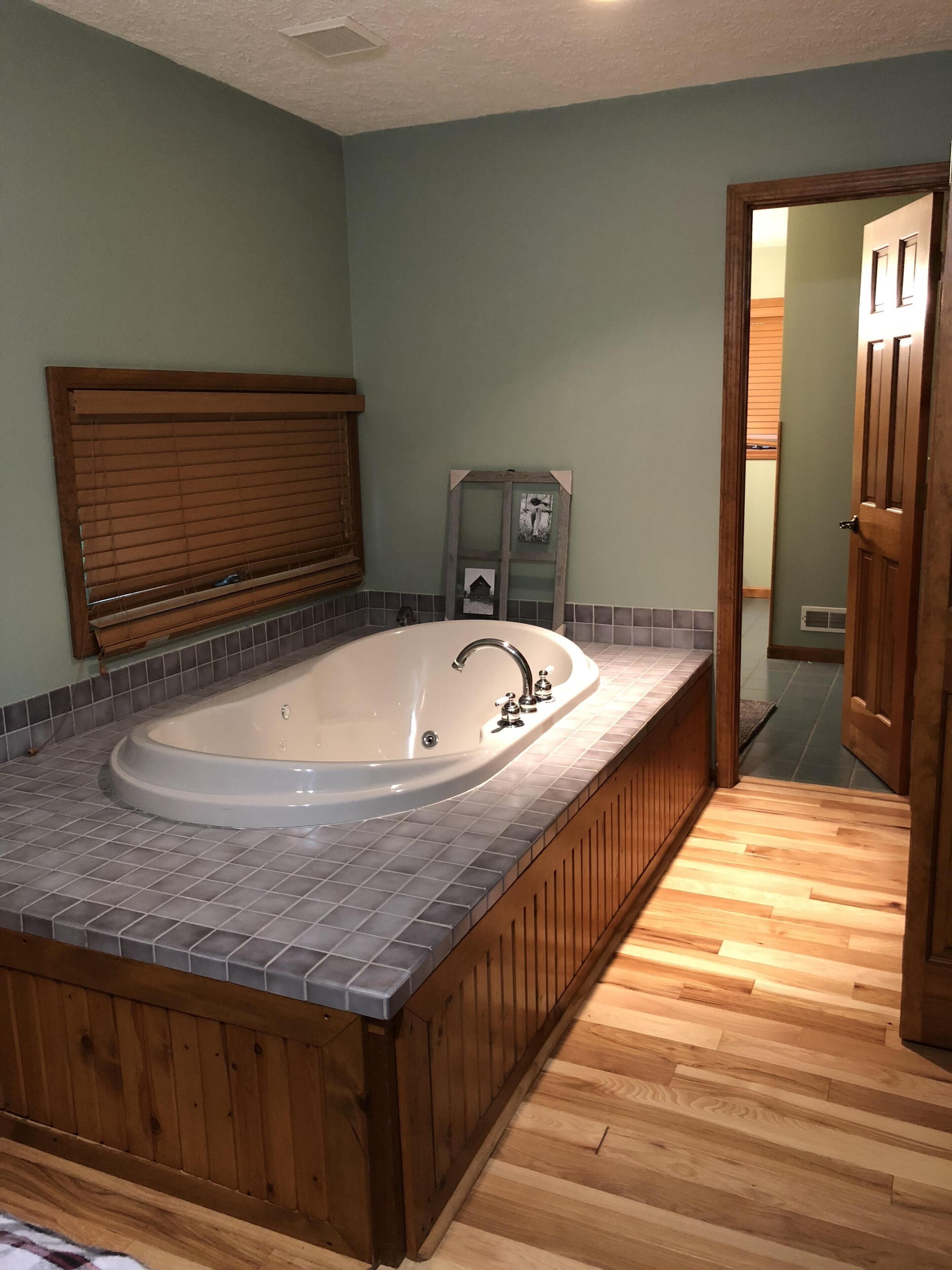 Large family-friendly home on Crystal Mountain's Betsie Golf Course hole 8