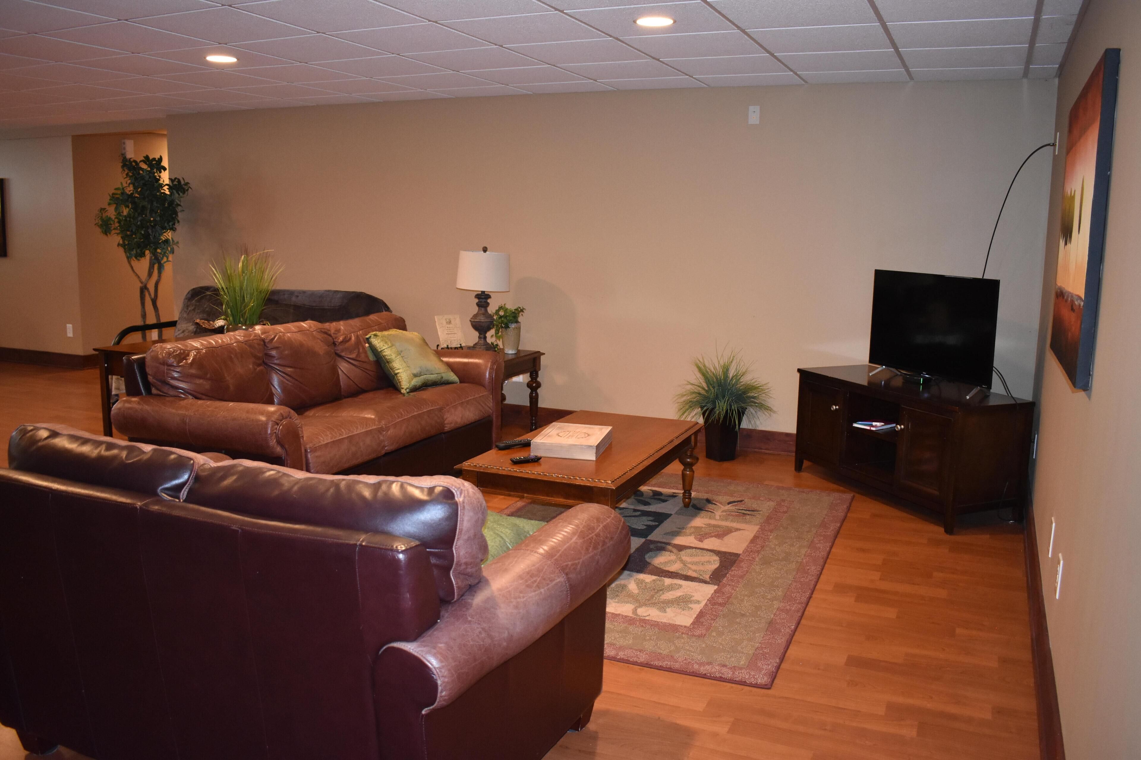 MILLION DOLLAR HOME 1800 SQ. FT 2 BDRM 1 BATH