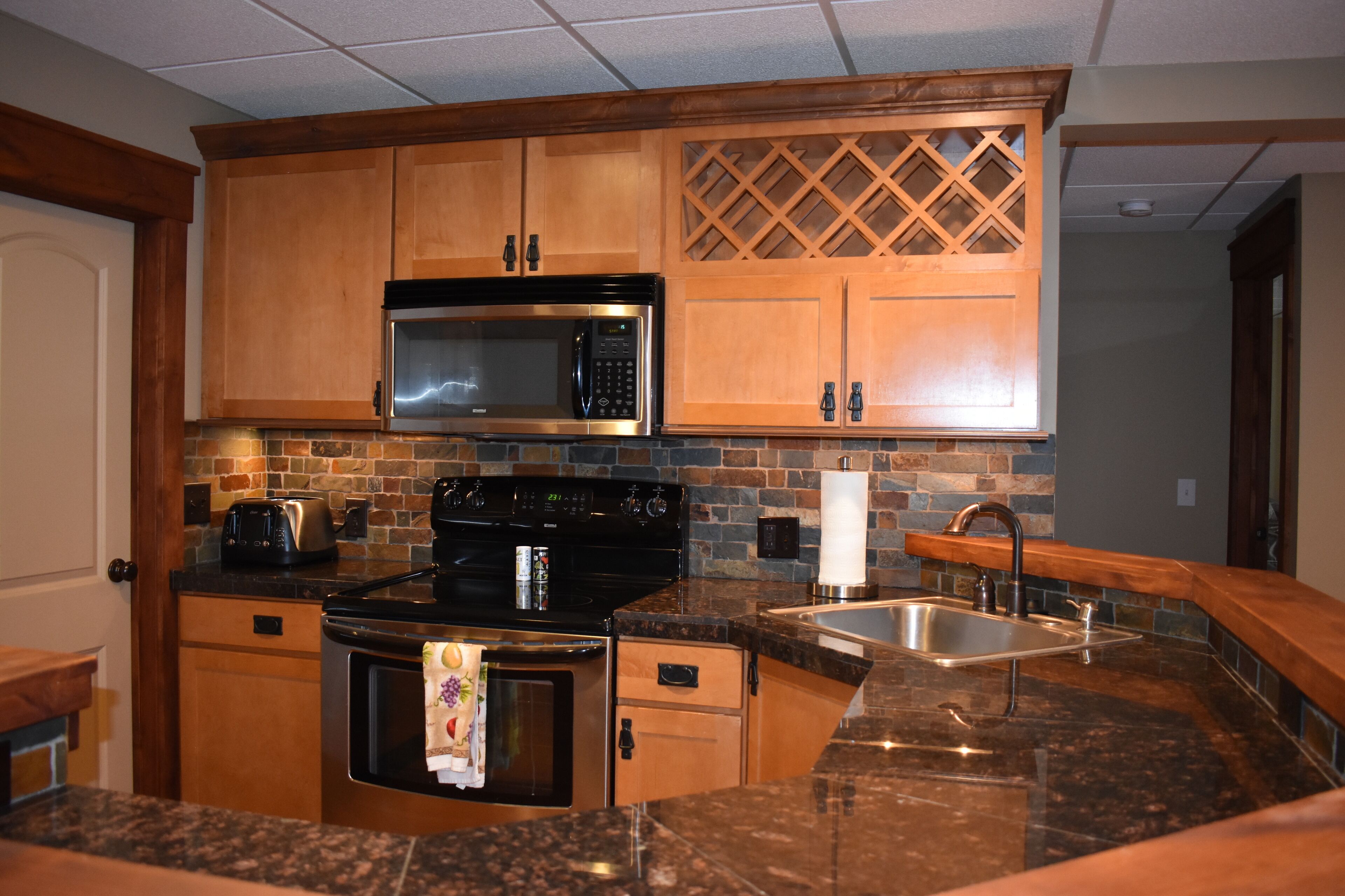 MILLION DOLLAR HOME 1800 SQ. FT 2 BDRM 1 BATH