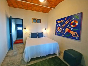 2 bedrooms, desk, iron/ironing board, free WiFi - Stylish indoor/outdoor, 2 bedroom beachfront loft living at La Esquina Peresoza. (La Penita de Jaltemba)