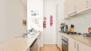 Fridge, microwave, oven, stovetop